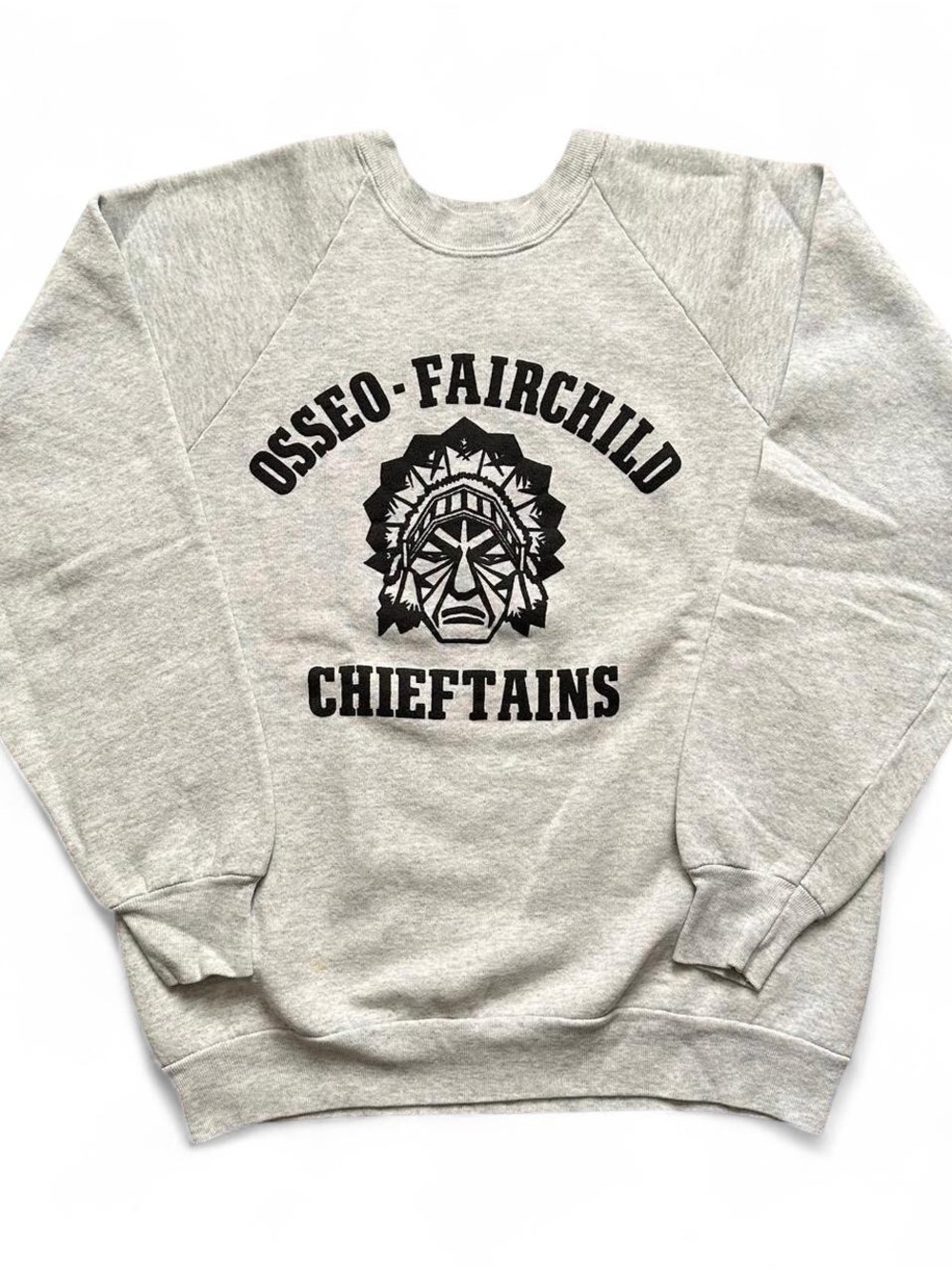 Vintage 1990s Osseo-Fairchild Chieftains Grey Graphic Crewneck Sweatshirt L